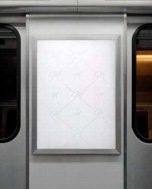 Mockup Anúncio Painel Vagão Metrô Premium - Mockup PSD Mockups de Publicidade Editável