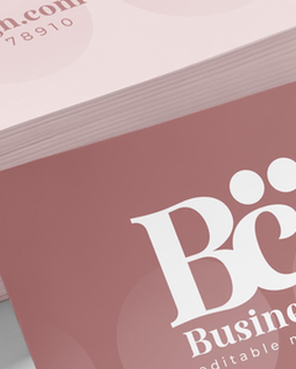 Mockup Cartão Visita Superfície Lisa Premium Detalhe Realista Mockup Cartão Visita Superfície Lisa Premium - Detalhe Realista Mockups para Papelaria Mockup Profissional