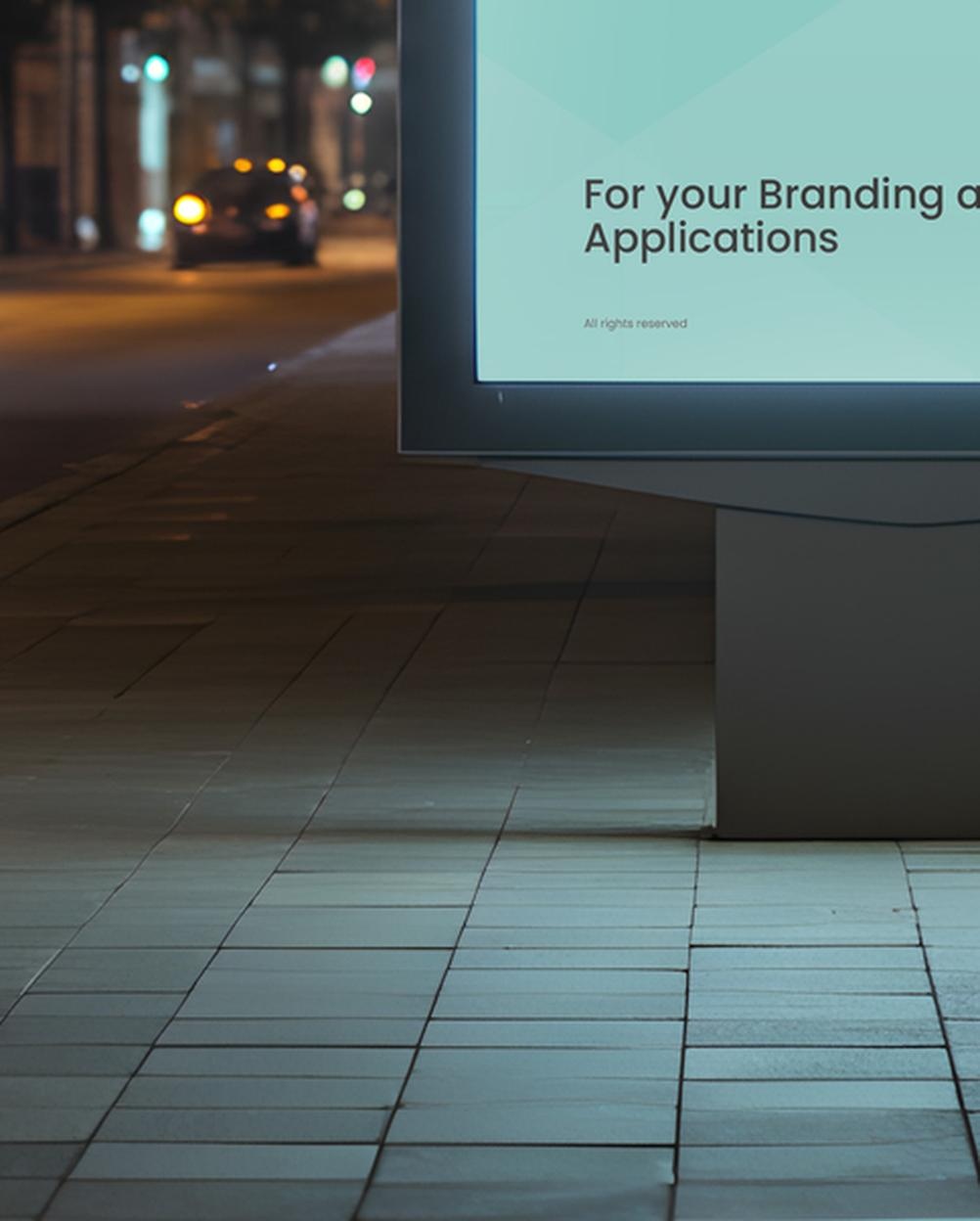Mockup Painel Publicitário Noturno Rua Close Up Mockup Mockup Painel Publicitário Noturno Rua - Close Up Mockups de Publicidade Mockup PSD Profissional